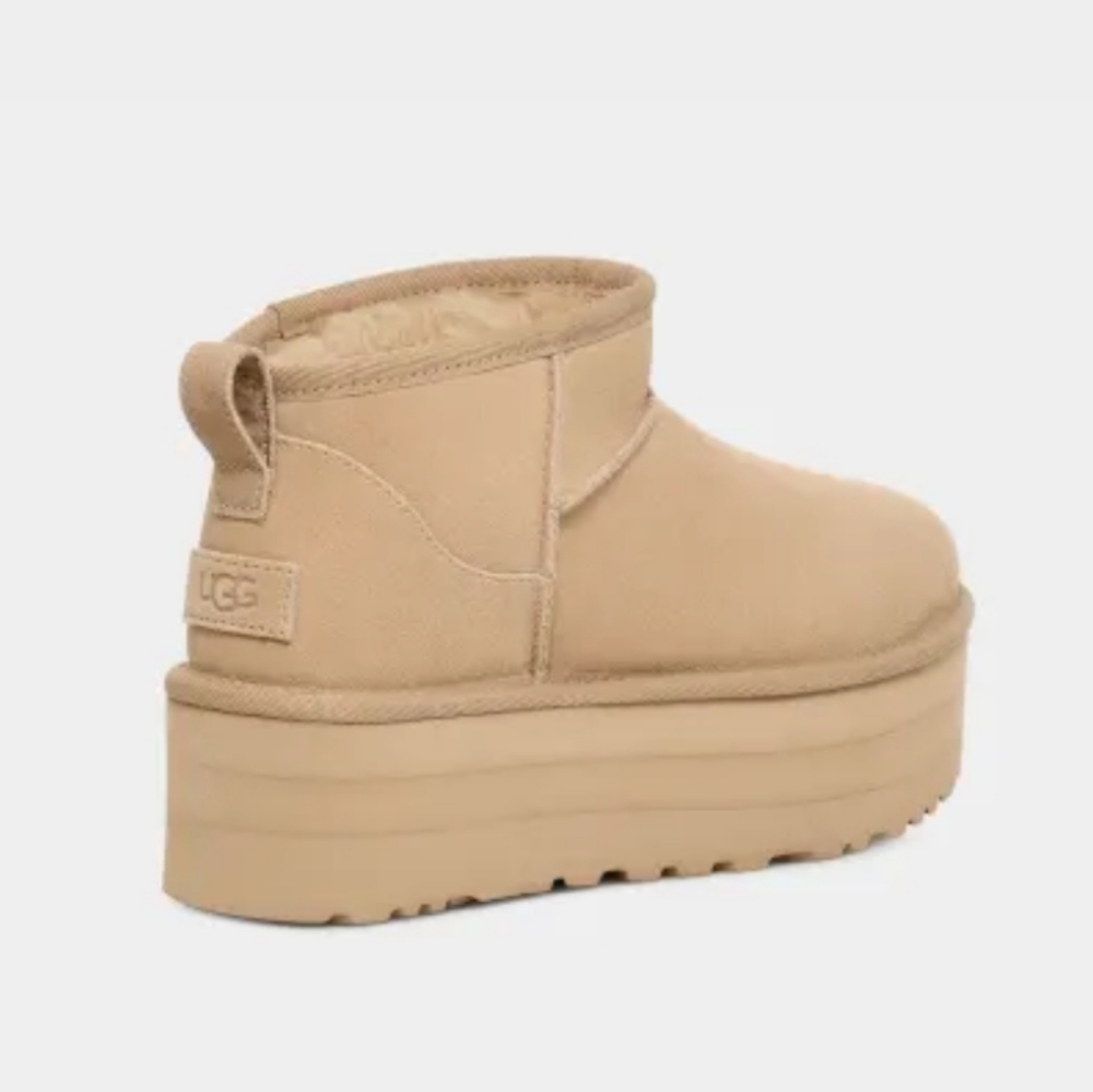 Ugg CLASSIC ULTRA MINI PLATFORM Size 7 - Picture 5 of 9